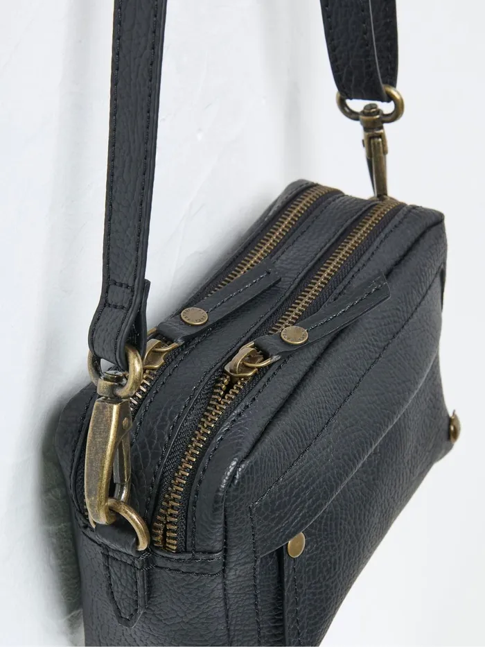 Fat Face Bags and Purses Braeburn Black Crossbody Bag 8211 Women
