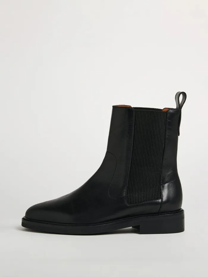 Jigsaw Shoes and Sandals Women Arman Leather Flat Boot Black
