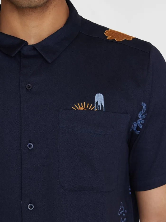 KnowledgeCotton Apparel Shirts Box Fit Short Sleeve Shirt With Embroidery Gotsvegan 8211 Men KnowledgeCotton Apparel Shirts Box Fit Short Sleeve Shirt With Embroidery Gotsvegan 8211 Men