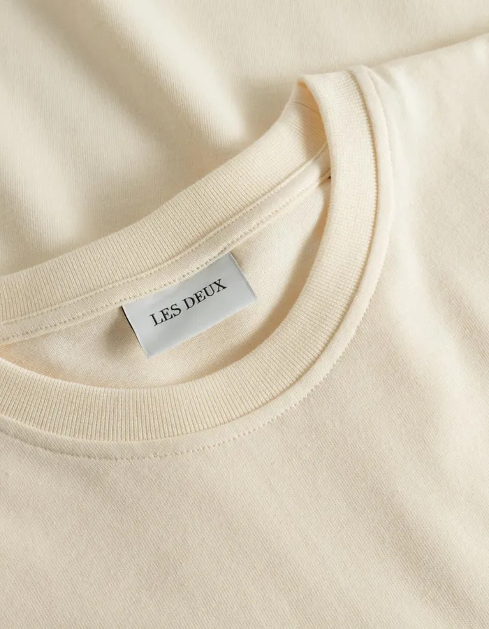 Men Crew LS TShirt 8211 IvoryLight Ivory Les Deux Tshirts