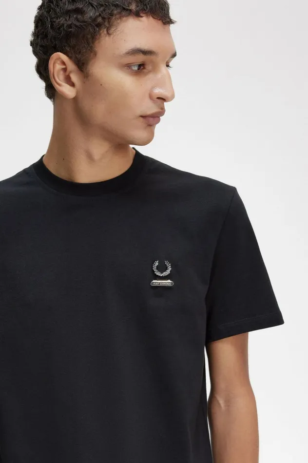 Men Raf SimonsEnamel Pin TShirt Black Fred Perry TShirts