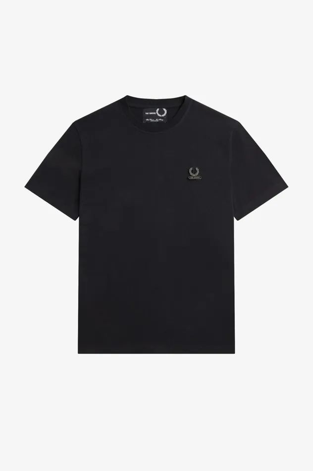 Men Raf SimonsEnamel Pin TShirt Black Fred Perry TShirts