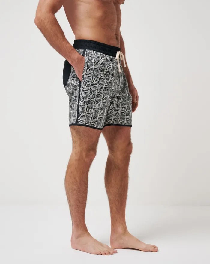 Men Shorts TravisMathew SANDSWEPT BOARDSHORT 8IN Italian Sand