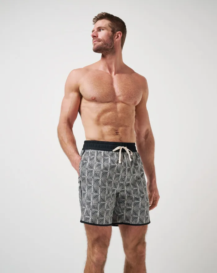 Men Shorts TravisMathew SANDSWEPT BOARDSHORT 8IN Italian Sand