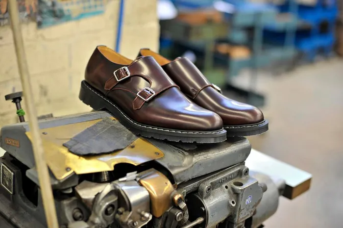 Men Solovair Monk Shoes Burgundy Double Buckle Monk Shoe