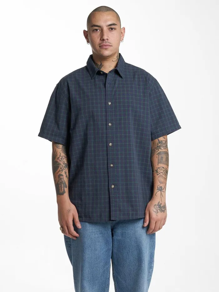 Mens Wonderland Short Sleeve Shirt Dark Slate Thrills Shirts