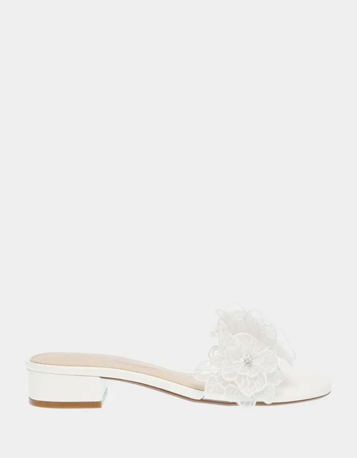 Women LIAM IVORY Ivory Betsey Johnson