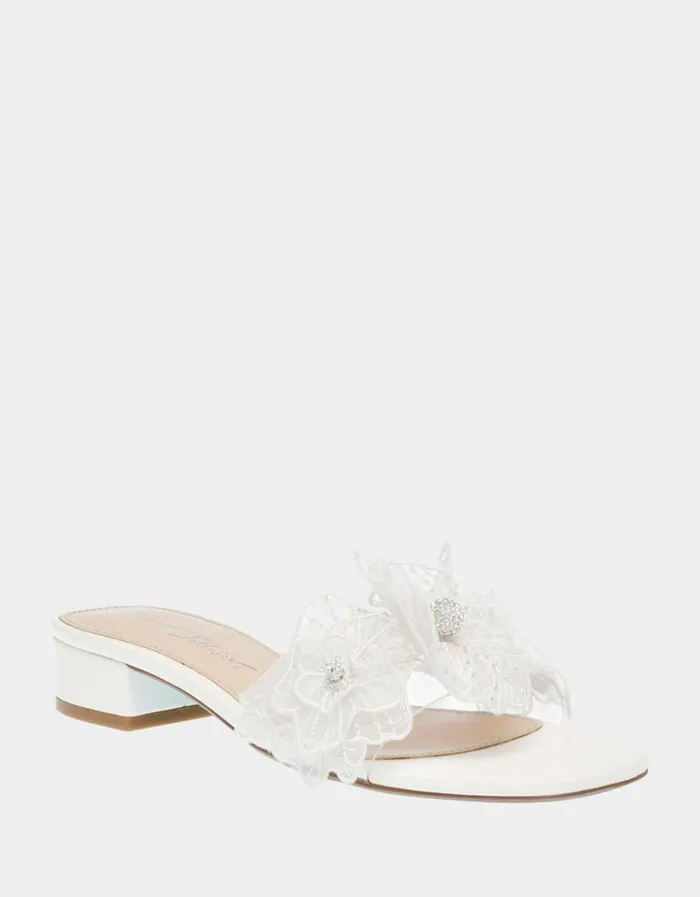 Women LIAM IVORY Ivory Betsey Johnson