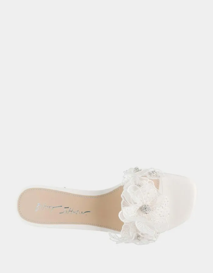 Women LIAM IVORY Ivory Betsey Johnson