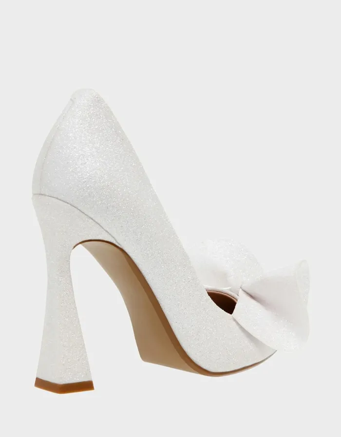 Women NOBBLE IVORY Ivory Betsey Johnson