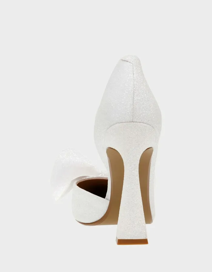 Women NOBBLE IVORY Ivory Betsey Johnson