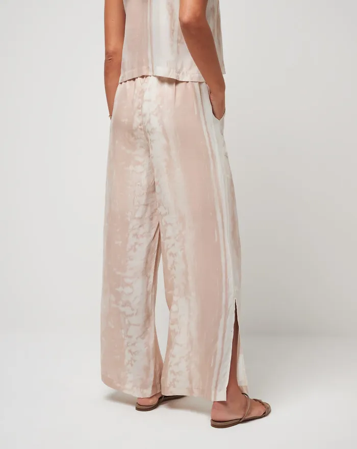 Women Pants TravisMathew ON THE WING WIDE LEG PANT Brazilian Sand