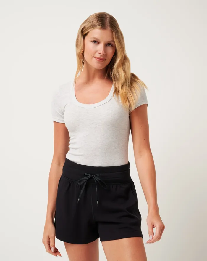 Women Shirts and Tops TravisMathew CLOUD RIB SHORT SLEEVE TOP Heather Light Grey
