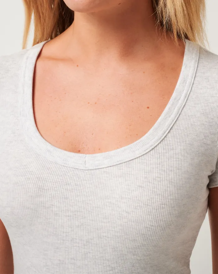 Women Shirts and Tops TravisMathew CLOUD RIB SHORT SLEEVE TOP Heather Light Grey