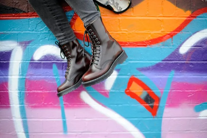 Women Solovair Derby Boots Burgundy RubOff 11 Eye Derby Boot