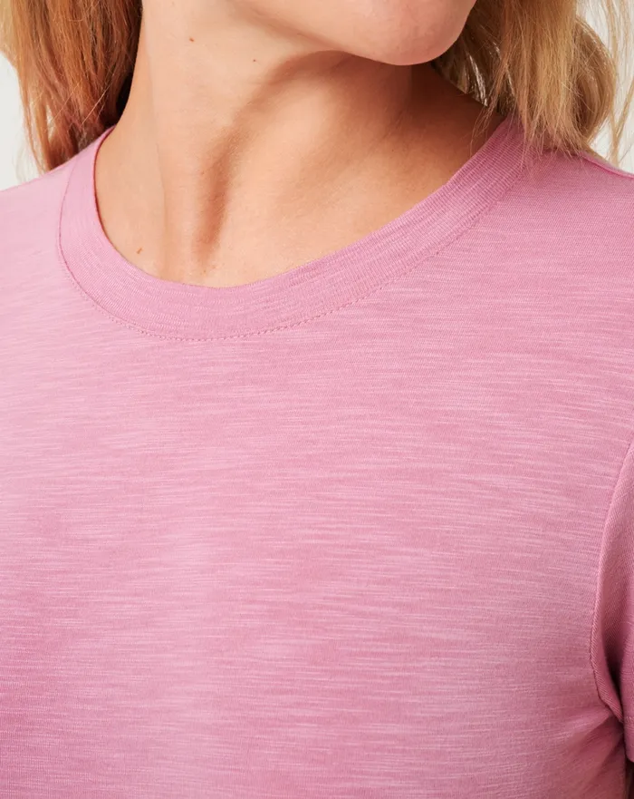 Women Tees TravisMathew CLOUD JERSEY TEE Foxglove