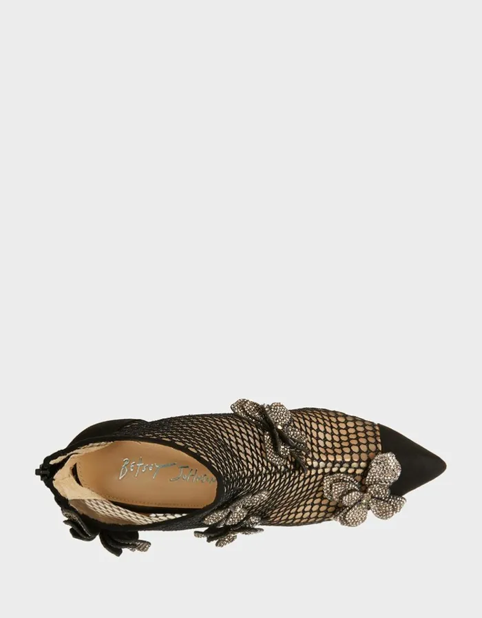 Women URSA BLACK Betsey Johnson